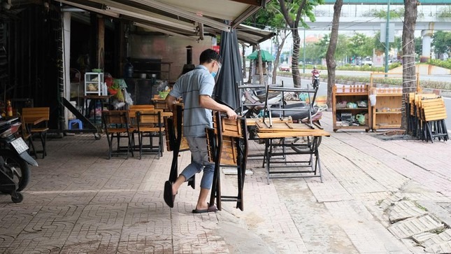 Cửa hàng, quán ăn TPHCM tất bật dọn dẹp, mong sớm được bán tại chỗ Cửa hàng, quán ăn TPHCM tất bật dọn dẹp, mong sớm được bán tại chỗ
