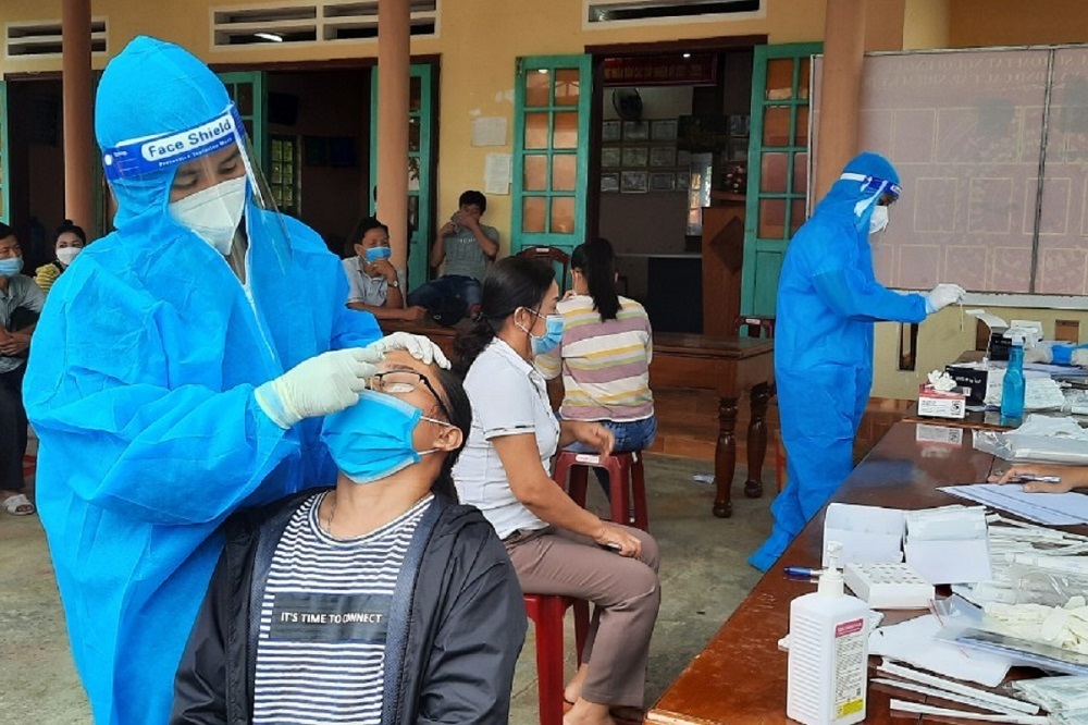 92 ca test nhanh dương tính nCoV, trường học đóng cửa khẩn cấp 92 ca test nhanh dương tính nCoV, trường học đóng cửa khẩn cấp