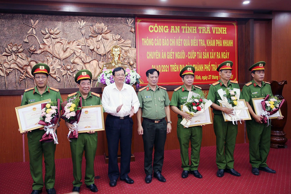 Thêm tình tiết vụ cướp đâm vợ chồng nguyên GĐ Sở Xây dựng Trà Vinh - 2 Thêm tình tiết vụ cướp đâm vợ chồng nguyên GĐ Sở Xây dựng Trà Vinh - 2