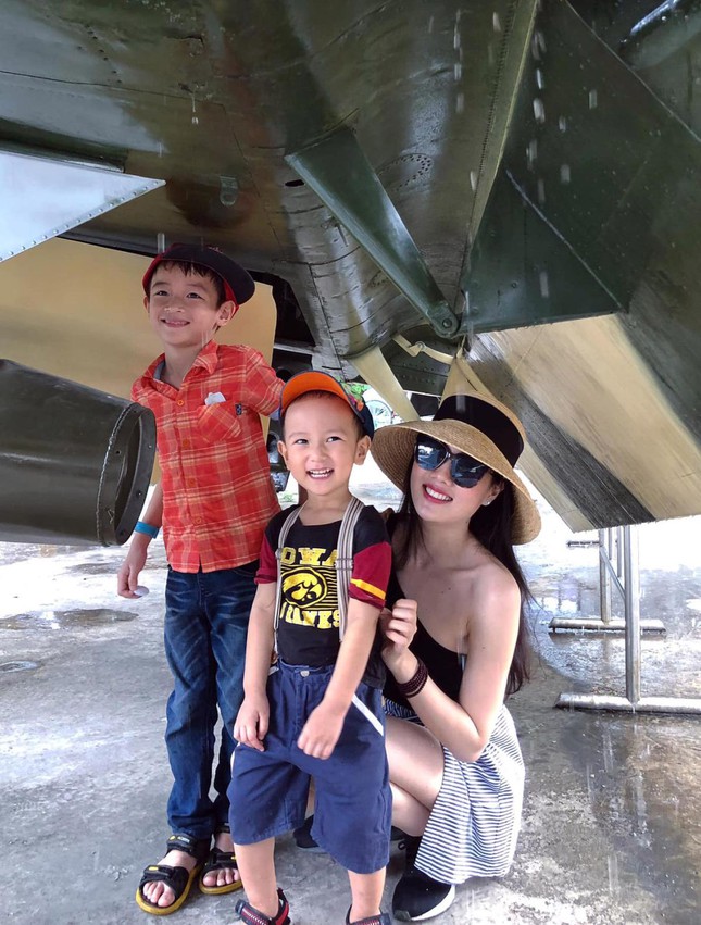 Đạo diễn 'Chuyện của Pao' sống kín tiếng bên vợ kém 25 tuổi - 4 Đạo diễn 'Chuyện của Pao' sống kín tiếng bên vợ kém 25 tuổi - 4
