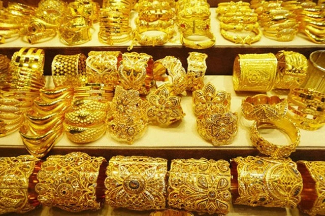 Giá vàng đồng loạt quay đầu giảm, 'rơi' mạnh nhất là vàng nhẫn Giá vàng đồng loạt quay đầu giảm, 'rơi' mạnh nhất là vàng nhẫn