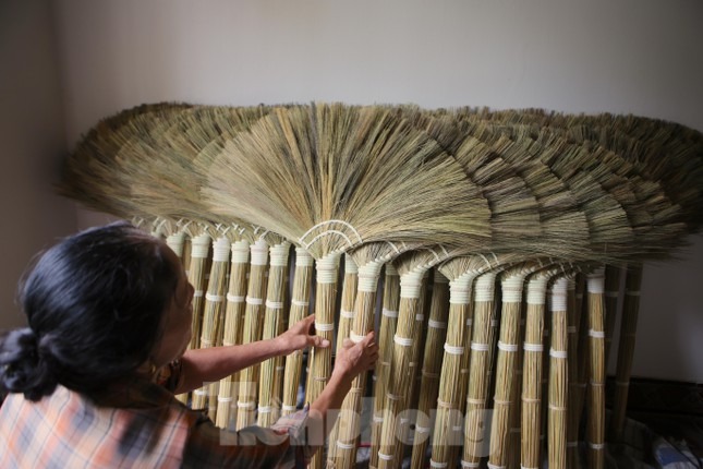 Làng nghề chổi đót hàng trăm năm tuổi ở Hà Tĩnh - 1 Làng nghề chổi đót hàng trăm năm tuổi ở Hà Tĩnh - 1