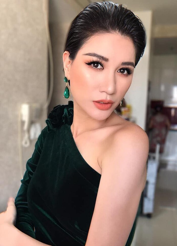 Trang Trần bị phạt 7,5 triệu vì chửi bậy trên mạng xã hội, tuyên bố từ nay sẽ không nói tục nữa - 1 Trang Trần bị phạt 7,5 triệu vì chửi bậy trên mạng xã hội, tuyên bố từ nay sẽ không nói tục nữa - 1