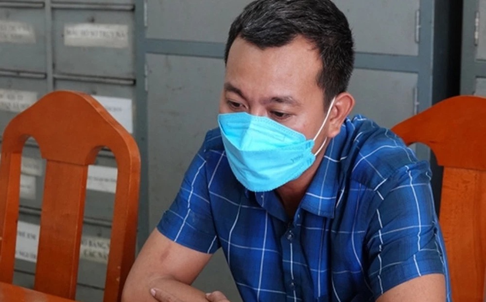 Vụ khống chế thiếu nữ 15 tuổi từ quán karaoke đưa vào nhà nghỉ hiếp dâm: Trích xuất camera