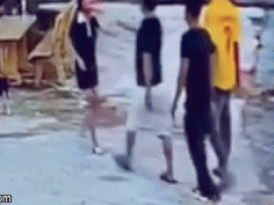 Vụ khống chế thiếu nữ 15 tuổi từ quán karaoke đưa vào nhà nghỉ hiếp dâm: Trích xuất camera - 1