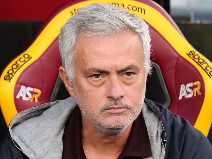 Roma thua bẽ bàng trước đội mới lên hạng, Jose Mourinho cay cú với trọng tài Roma thua bẽ bàng trước đội mới lên hạng, Jose Mourinho cay cú với trọng tài