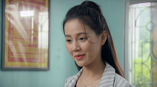 Phố trong làng tập 6: Anh công an hội ngộ 'crush' bán quạt, 'sốc' khi nghe tên thật của nàng - 3 Phố trong làng tập 6: Anh công an hội ngộ 'crush' bán quạt, 'sốc' khi nghe tên thật của nàng - 3