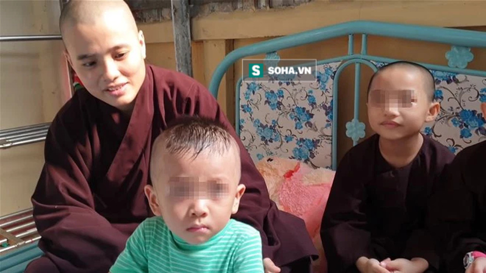 Quy tắc nhận nuôi trẻ 'bất di bất dịch' của Tịnh thất Bồng Lai: Mẹ ruột không được đến thăm trong 10 năm - 1 Quy tắc nhận nuôi trẻ 'bất di bất dịch' của Tịnh thất Bồng Lai: Mẹ ruột không được đến thăm trong 10 năm - 1
