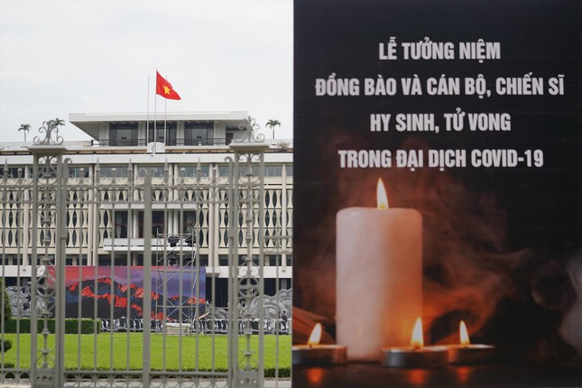 Tưởng niệm đồng bào và cán bộ, chiến sĩ hy sinh, tử vong trong đại dịch COVID-19: Nghĩa cử, đạo lý dân tộc Tưởng niệm đồng bào và cán bộ, chiến sĩ hy sinh, tử vong trong đại dịch COVID-19: Nghĩa cử, đạo lý dân tộc
