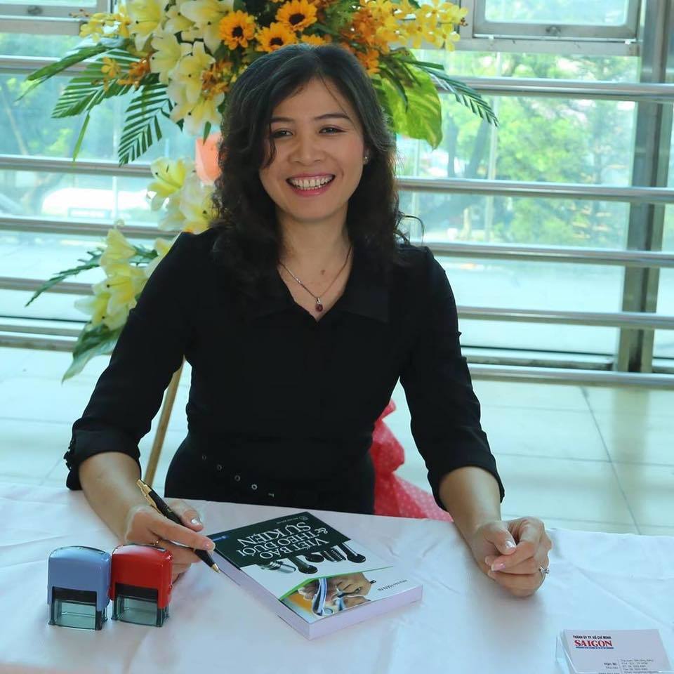 Đoàn luật sư TP.HCM thụ lý khiếu nại của bà Phương Hằng với bà Hàn Ni Đoàn luật sư TP.HCM thụ lý khiếu nại của bà Phương Hằng với bà Hàn Ni