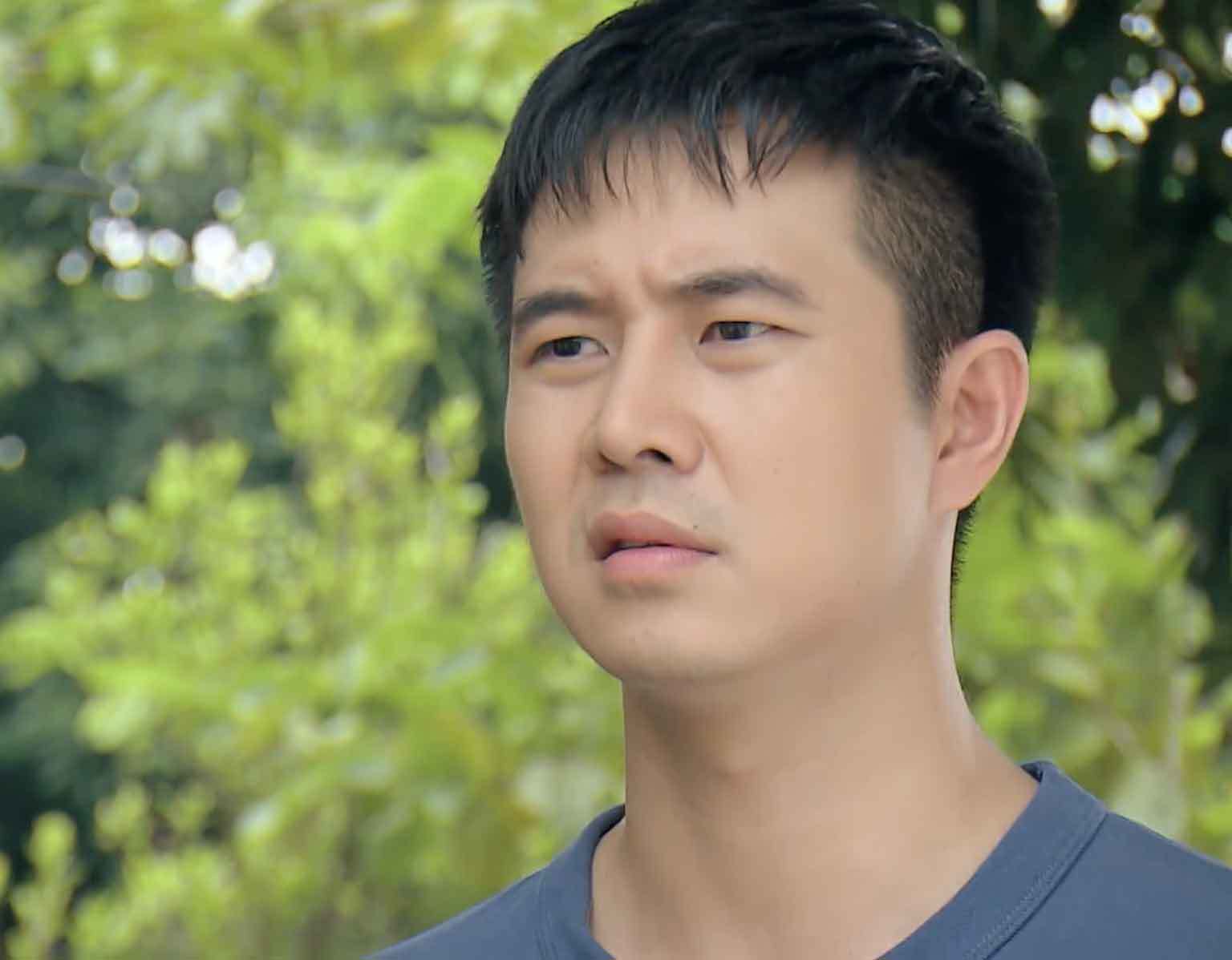 Phố trong làng tập 11: Vừa thoát tạm giam, Mến 'Chí Phèo' có hành động bất ngờ khi bị rủ rê uống rượu - 2 Phố trong làng tập 11: Vừa thoát tạm giam, Mến 'Chí Phèo' có hành động bất ngờ khi bị rủ rê uống rượu - 2