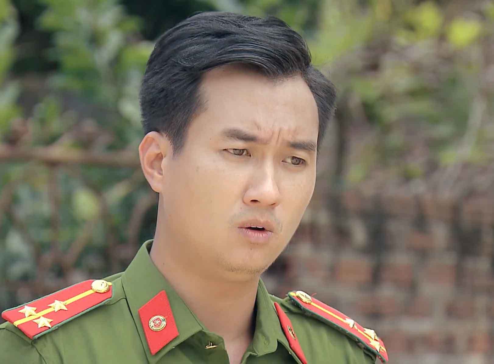 Phố trong làng tập 11: Vừa thoát tạm giam, Mến 'Chí Phèo' có hành động bất ngờ khi bị rủ rê uống rượu - 4 Phố trong làng tập 11: Vừa thoát tạm giam, Mến 'Chí Phèo' có hành động bất ngờ khi bị rủ rê uống rượu - 4