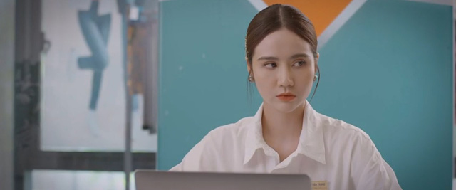 Thương ngày nắng về tập 5: Hồng Đăng bị Lan Phương quát như con, Đình Tú 'sốc' khi Huyền Lizzie bắt cởi áo ngay lần đầu gặp mặt - 6 Thương ngày nắng về tập 5: Hồng Đăng bị Lan Phương quát như con, Đình Tú 'sốc' khi Huyền Lizzie bắt cởi áo ngay lần đầu gặp mặt - 6