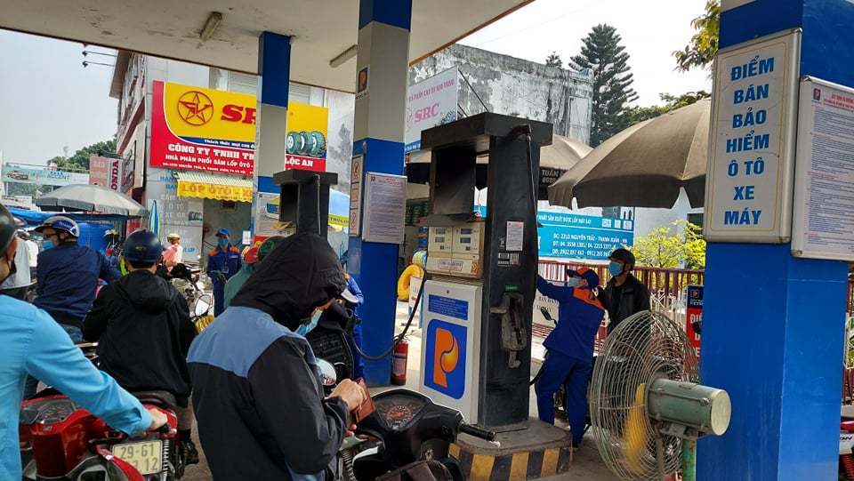 Sau 5 lần tăng sốc, giá xăng quay đầu giảm mạnh vào ngày mai? Sau 5 lần tăng sốc, giá xăng quay đầu giảm mạnh vào ngày mai?