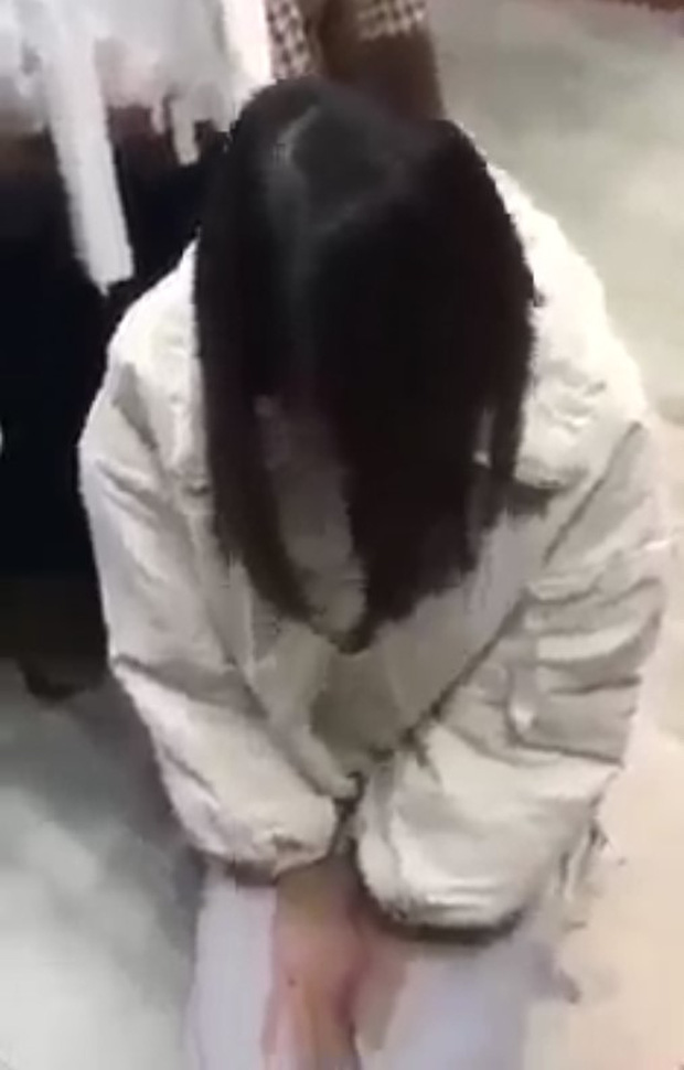 Vụ nữ nhân viên bị bà chủ bắt gian tại giường: Chồng đăng bài công khai xin lỗi vợ nhưng câu nói tiết lộ bí mật về nữ nhân viên khiến dân tình càng 'sôi máu' Vụ nữ nhân viên bị bà chủ bắt gian tại giường: Chồng đăng bài công khai xin lỗi vợ nhưng câu nói tiết lộ bí mật về nữ nhân viên khiến dân tình càng 'sôi máu'
