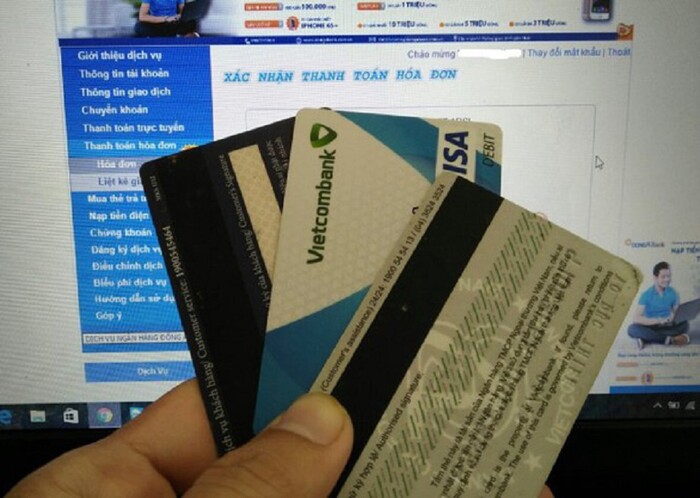 Thẻ ATM từ sẽ bị 'khai tử' sau 31/12/2021 Thẻ ATM từ sẽ bị 'khai tử' sau 31/12/2021