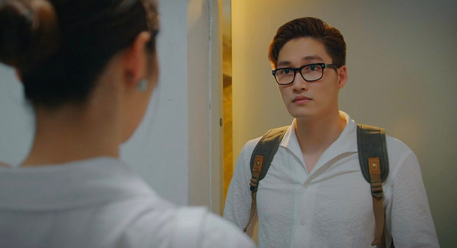 Thương Ngày Nắng Về: Khán giả 'tố' cảnh bắt trai cởi áo 'đạo' phim Hàn nhưng sự thật khiến nhiều người 'ngã ngửa' Thương Ngày Nắng Về: Khán giả 'tố' cảnh bắt trai cởi áo 'đạo' phim Hàn nhưng sự thật khiến nhiều người 'ngã ngửa'