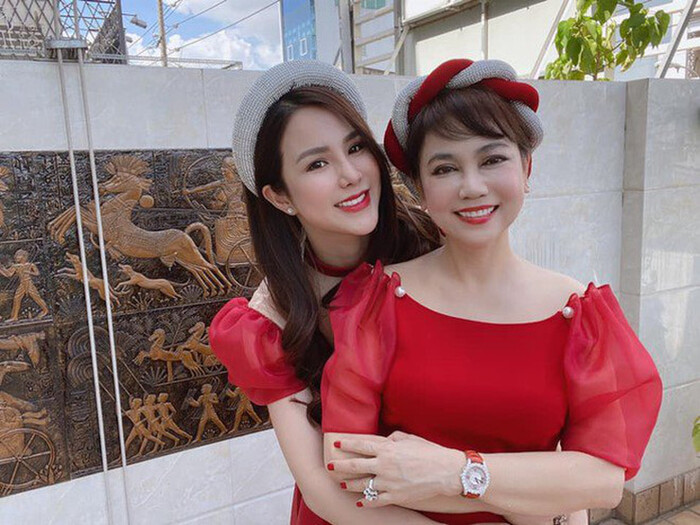 Diệp Lâm Anh tung ảnh tình tứ bên trai lạ giữa lùm xùm ly hôn - 5 Diệp Lâm Anh tung ảnh tình tứ bên trai lạ giữa lùm xùm ly hôn - 5