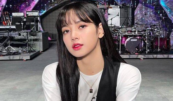 Hé lộ lý do Lisa (thành viên nhóm BLACKPINK) dù tiêm đủ 2 mũi vắc-xin vẫn nhiễm Covid-19 - 1 Hé lộ lý do Lisa (thành viên nhóm BLACKPINK) dù tiêm đủ 2 mũi vắc-xin vẫn nhiễm Covid-19 - 1