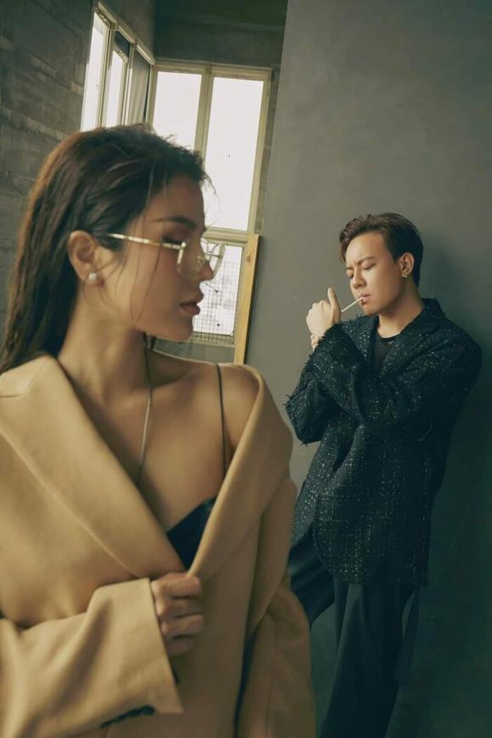 Diệp Lâm Anh tung ảnh tình tứ bên trai lạ giữa lùm xùm ly hôn - 2 Diệp Lâm Anh tung ảnh tình tứ bên trai lạ giữa lùm xùm ly hôn - 2