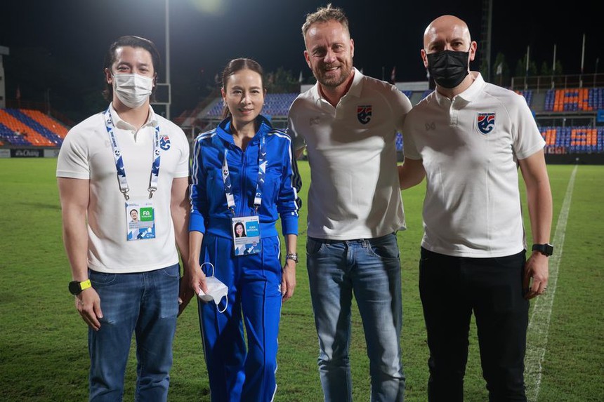 Nữ trưởng đoàn Thái Lan tuyên bố lật đổ tuyển Việt Nam, vô địch AFF Cup 2020 Nữ trưởng đoàn Thái Lan tuyên bố lật đổ tuyển Việt Nam, vô địch AFF Cup 2020