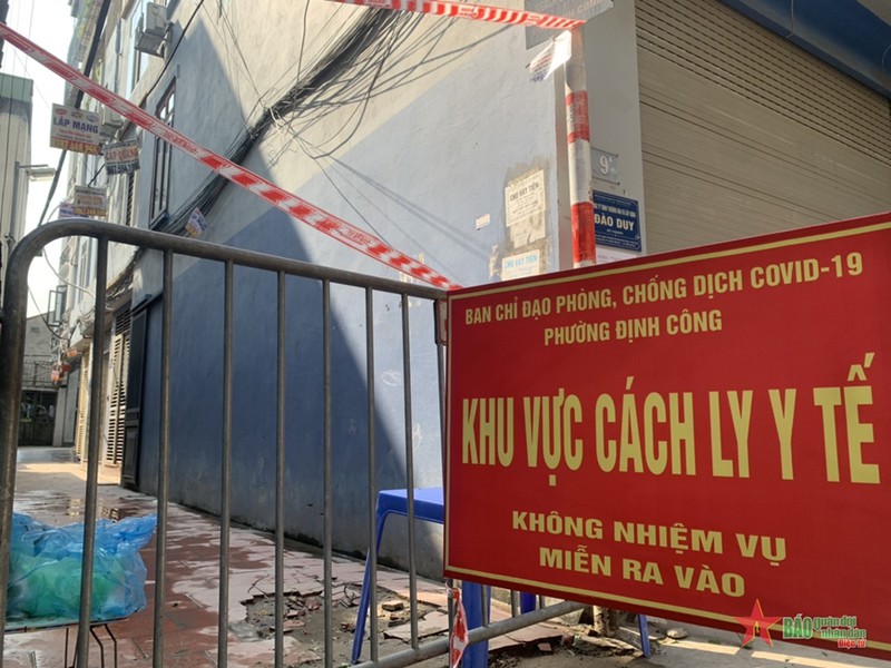 4 quận Hà Nội chưa cách ly F1 tại nhà: 3 thế hệ sống ở nhà 10m2, có F0 thì… khủng khiếp 4 quận Hà Nội chưa cách ly F1 tại nhà: 3 thế hệ sống ở nhà 10m2, có F0 thì… khủng khiếp