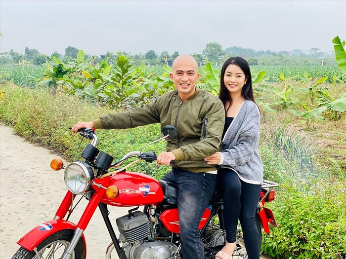 'Phố trong làng': Vợ Mến từng cực ngầu với vai công an, trung úy Hoàng hé lộ bí mật gây sốc - 5 'Phố trong làng': Vợ Mến từng cực ngầu với vai công an, trung úy Hoàng hé lộ bí mật gây sốc - 5