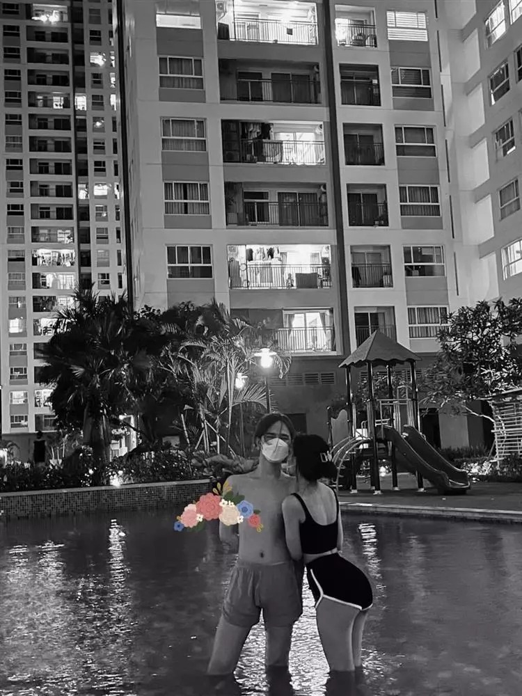 Trần Đức Bo cởi trần ôm hôn, sờ mó vòng ba bạn gái - 1 Trần Đức Bo cởi trần ôm hôn, sờ mó vòng ba bạn gái - 1