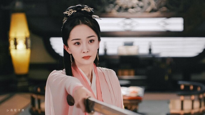 Thảm cảnh của Triệu Lệ Dĩnh và dàn sao Cbiz khi vào vai nữ chính: Bị nữ phụ chiếm hết đất diễn trắng trợn - 1 Thảm cảnh của Triệu Lệ Dĩnh và dàn sao Cbiz khi vào vai nữ chính: Bị nữ phụ chiếm hết đất diễn trắng trợn - 1
