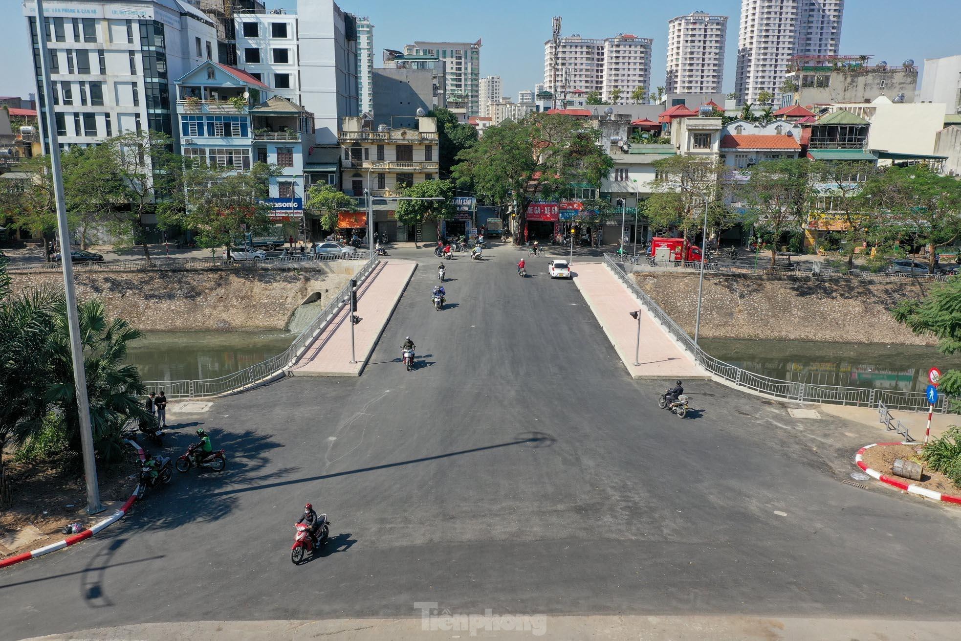 Cận cảnh cầu gần 38 tỷ đồng bắc qua sông Tô Lịch nối 2 quận trung tâm ở Hà Nội - 1 Cận cảnh cầu gần 38 tỷ đồng bắc qua sông Tô Lịch nối 2 quận trung tâm ở Hà Nội - 1