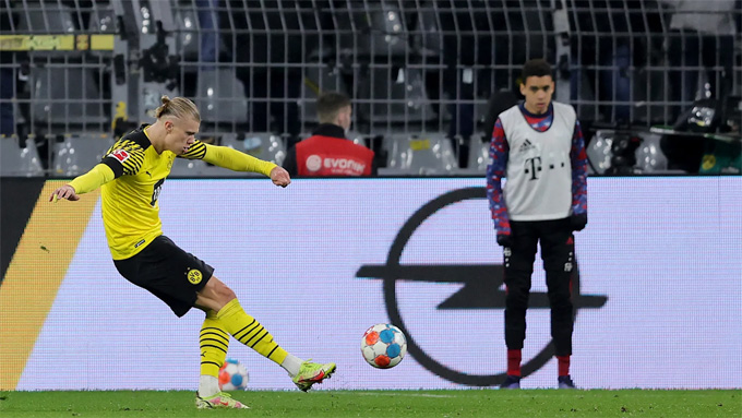 Thắng ngược Dortmund, Bayern tiến gần chức vô địch lượt đi - 2