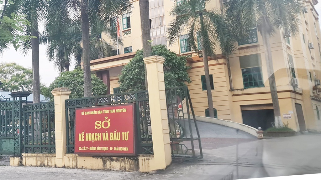 Những cán bộ bị kỷ luật vì sàm sỡ cấp dưới Những cán bộ bị kỷ luật vì sàm sỡ cấp dưới