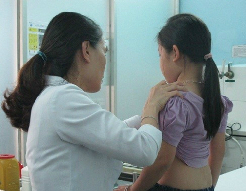 Mẹ rất chú ý đến ăn uống nhưng con gái 4 tuổi vẫn dậy thì sớm, cảnh báo 4 dấu hiệu cần đưa con đi khám ngay - 2 Mẹ rất chú ý đến ăn uống nhưng con gái 4 tuổi vẫn dậy thì sớm, cảnh báo 4 dấu hiệu cần đưa con đi khám ngay - 2