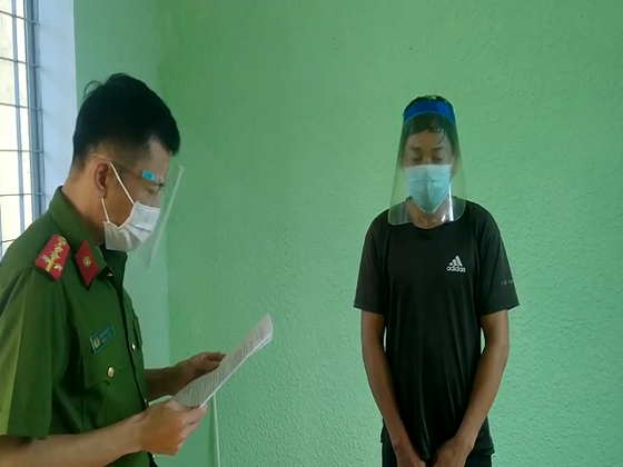 Gã đàn ông nhiễm HIV dụ dỗ nhiều bé trai 14 - 15 tuổi quan hệ đồng tính Gã đàn ông nhiễm HIV dụ dỗ nhiều bé trai 14 - 15 tuổi quan hệ đồng tính