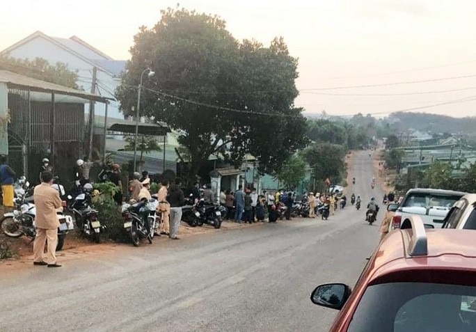Nghi án nổ súng bắn cha ruột rồi ôm bom tự tử cùng người tình Nghi án nổ súng bắn cha ruột rồi ôm bom tự tử cùng người tình