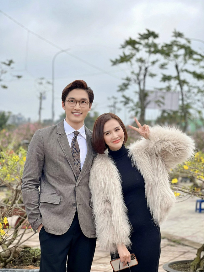Thương ngày nắng về: Đình Tú tung ảnh tình tứ cùng Huyền Lizzie, tiết lộ Duy sẽ theo Trang đi Nhật trong phần 2 lên sóng vào tháng 4 - 1 Thương ngày nắng về: Đình Tú tung ảnh tình tứ cùng Huyền Lizzie, tiết lộ Duy sẽ theo Trang đi Nhật trong phần 2 lên sóng vào tháng 4 - 1