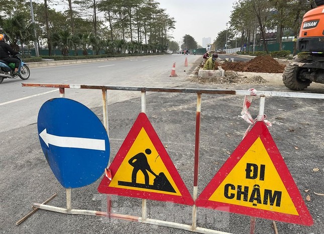 Gần Tết đại lộ nghìn tỷ ở Thủ đô vẫn đào bới sau 2 năm thông xe Gần Tết đại lộ nghìn tỷ ở Thủ đô vẫn đào bới sau 2 năm thông xe
