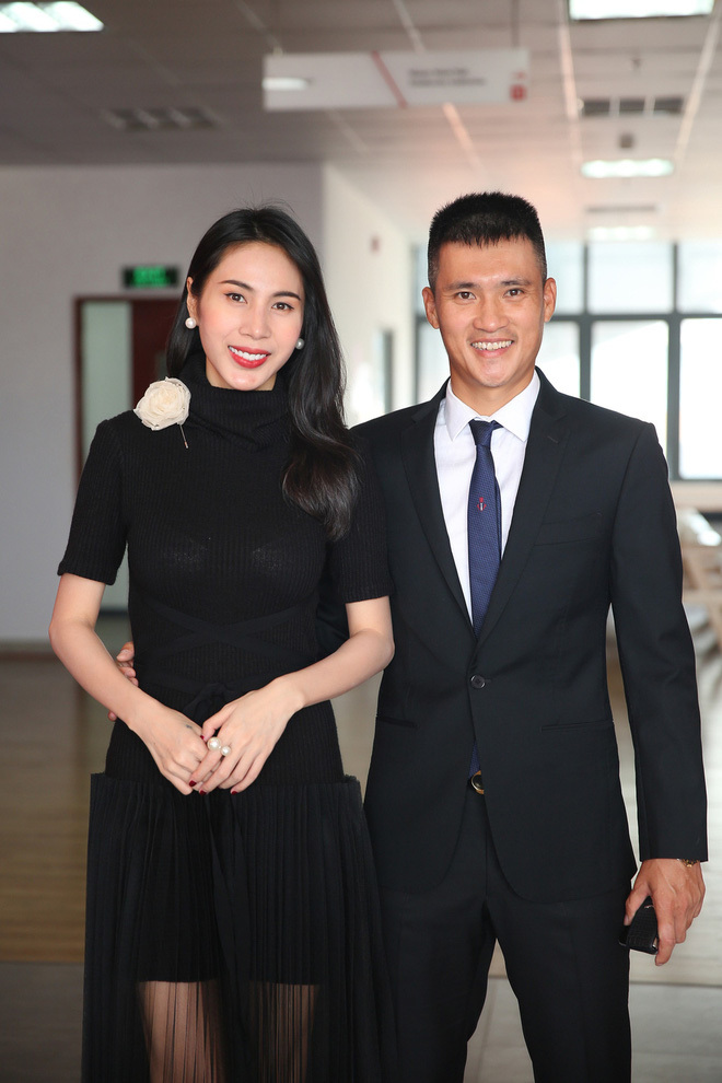 MXH rầm rộ thông tin Thủy Tiên - Công Vinh bị nhiều hàng xóm đòi khởi kiện vì một việc đã từng gây tranh cãi trong quá khứ - 5 MXH rầm rộ thông tin Thủy Tiên - Công Vinh bị nhiều hàng xóm đòi khởi kiện vì một việc đã từng gây tranh cãi trong quá khứ - 5