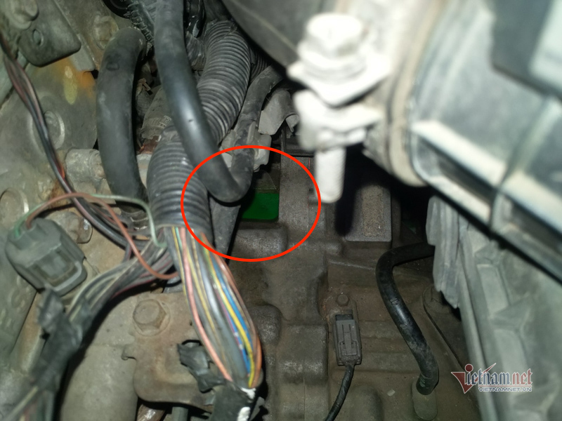 Đôi vợ chồng trẻ thất vọng với xe về quê ăn Tết vì mua xe cũ 20 năm - 1 Đôi vợ chồng trẻ thất vọng với xe về quê ăn Tết vì mua xe cũ 20 năm - 1