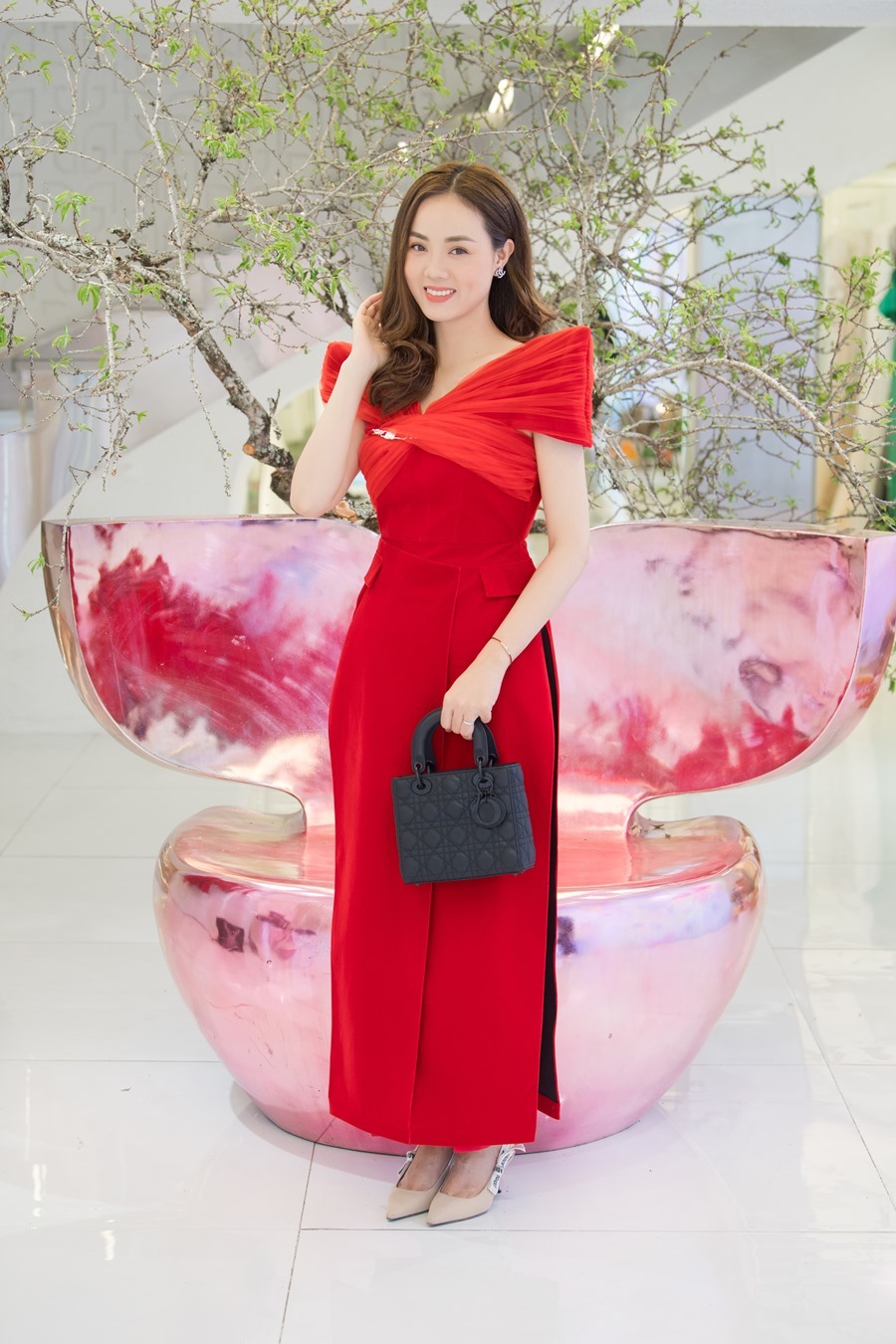 Vợ trẻ NSND Công Lý xinh tươi ngày Tết - 3 Vợ trẻ NSND Công Lý xinh tươi ngày Tết - 3