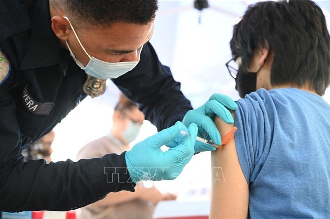 Nghiên cứu đầu tiên cho thấy miễn dịch giảm sau mũi vaccine tăng cường ngừa COVID-19 Nghiên cứu đầu tiên cho thấy miễn dịch giảm sau mũi vaccine tăng cường ngừa COVID-19