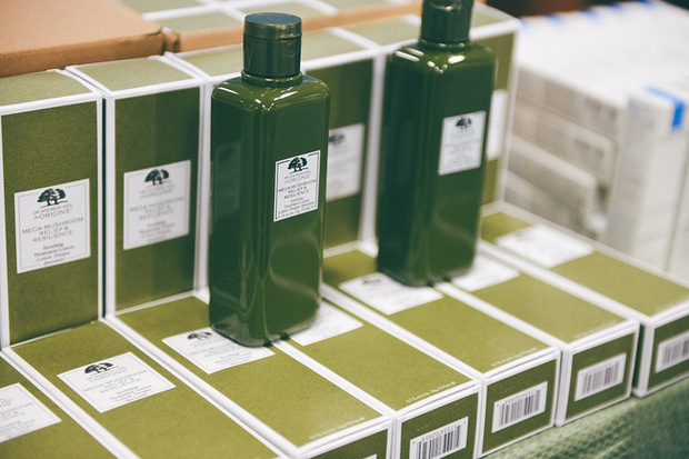 Cảnh sát triệt phá kho mỹ phẩm fake 18 thương hiệu nổi tiếng Kiehl's, Anessa, Estee Lauder... trị giá gần 50 tỷ, bao bì giống thật đến 99% - 7 Cảnh sát triệt phá kho mỹ phẩm fake 18 thương hiệu nổi tiếng Kiehl's, Anessa, Estee Lauder... trị giá gần 50 tỷ, bao bì giống thật đến 99% - 7
