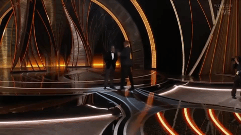 Will Smith tát Chris Rock bị nghi là màn dàn dựng để kéo rating đang rớt thảm của Oscar, dân mạng bóc trần ngay và luôn - 5 Will Smith tát Chris Rock bị nghi là màn dàn dựng để kéo rating đang rớt thảm của Oscar, dân mạng bóc trần ngay và luôn - 5