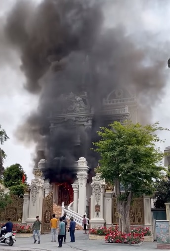 Nữ chủ nhân mắc kẹt trong vụ cháy tòa lâu đài trăm tỷ ở Quảng Ninh đã không qua khỏi - 1