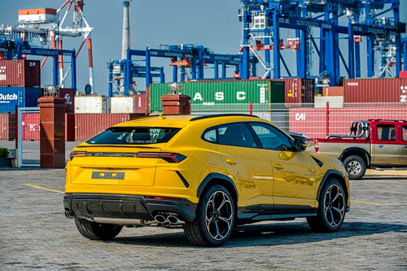 Lamborghini Urus chính hãng tại Việt Nam chỉ bán được 13 tỷ - 2 Lamborghini Urus chính hãng tại Việt Nam chỉ bán được 13 tỷ - 2