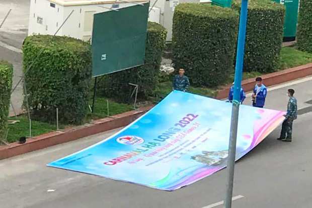 Bất ngờ hàng loạt biển quảng cáo Carnaval Hạ Long 2022 bị thu hồi - 1