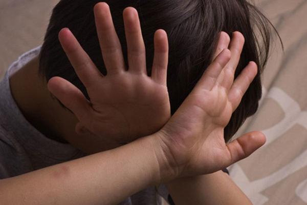 Bác sĩ về hưu dâm ô bé trai 16 tuổi tại phòng khám tư Bác sĩ về hưu dâm ô bé trai 16 tuổi tại phòng khám tư