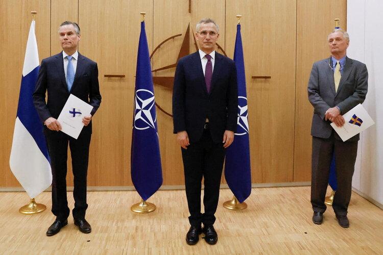 NATO xác nhận Phần Lan và Thụy Điển đã nộp đơn xin gia nhập NATO xác nhận Phần Lan và Thụy Điển đã nộp đơn xin gia nhập