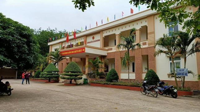 Bỏ nhiệm sở đi du lịch Phú Quốc trong ngày làm việc, cả 'dàn' cán bộ xã bị kỷ luật Bỏ nhiệm sở đi du lịch Phú Quốc trong ngày làm việc, cả 'dàn' cán bộ xã bị kỷ luật