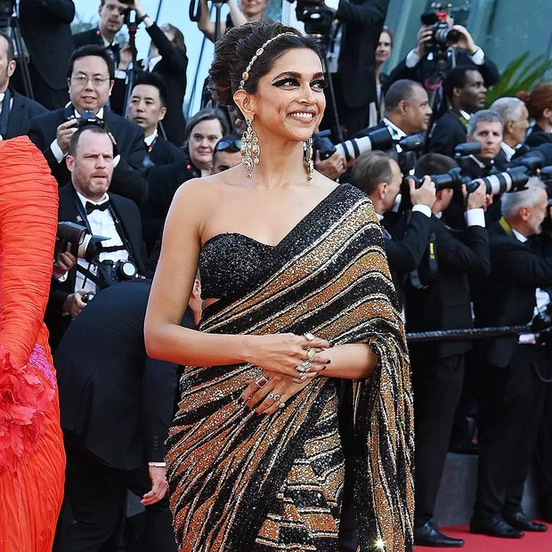 Thảm đỏ Cannes lần thứ 75 ngày 1: Dàn sao khoe sắc lộng lẫy trong ngày khai mạc - 10 Thảm đỏ Cannes lần thứ 75 ngày 1: Dàn sao khoe sắc lộng lẫy trong ngày khai mạc - 10